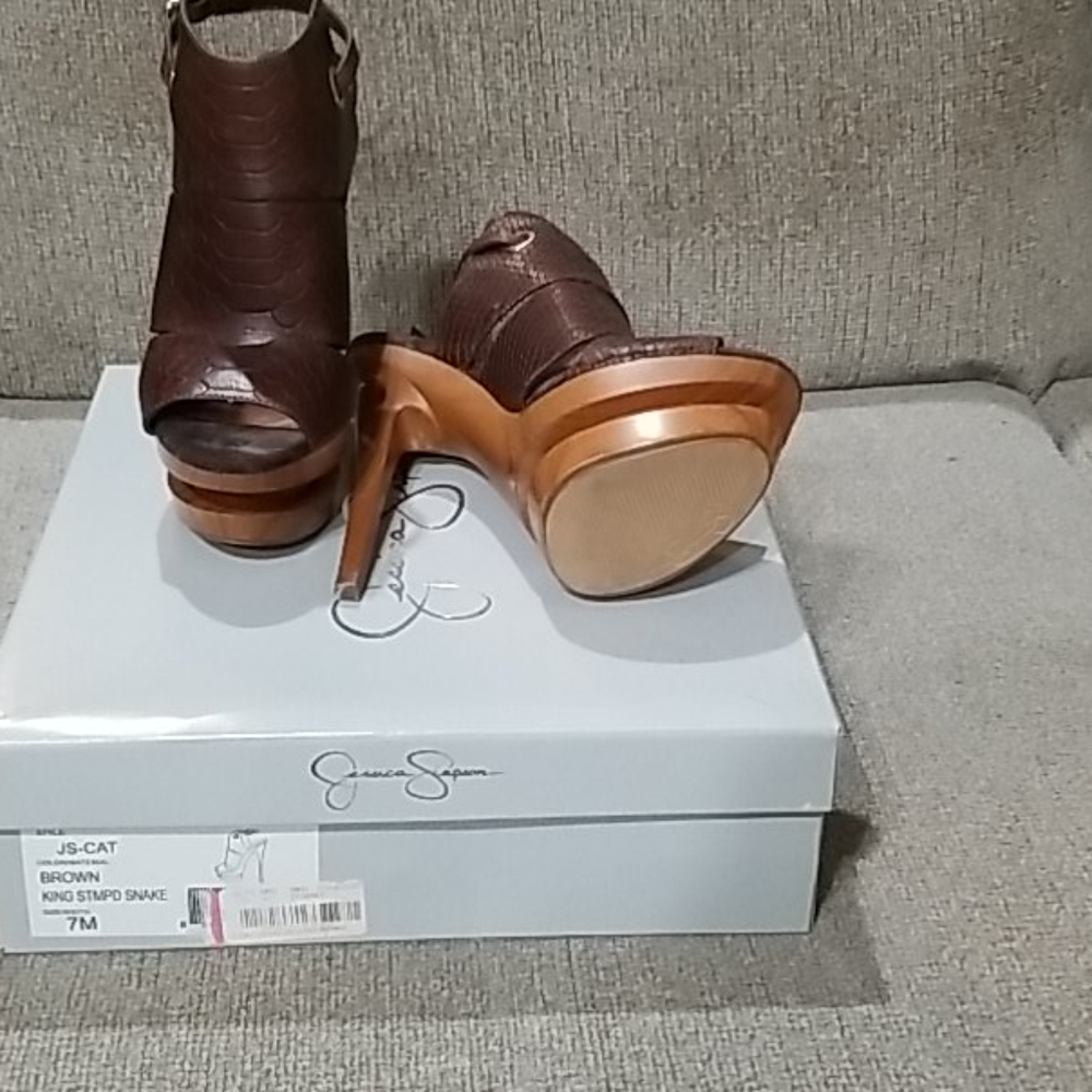 Jessica Simpson heels - Picture 2 of 3